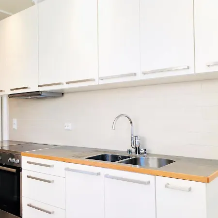 House 10 Πανσιόν 3*