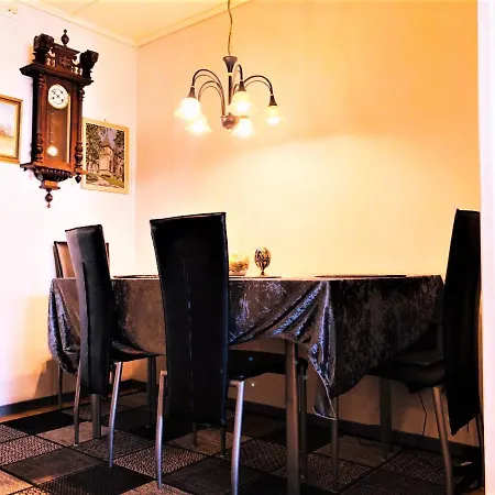 Πανσιόν House 10 3*